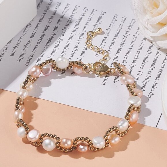 NWOT Natural Peach puff Pearl & Seed bead Beaded Bracelet, handmade - Picture 1 of 5